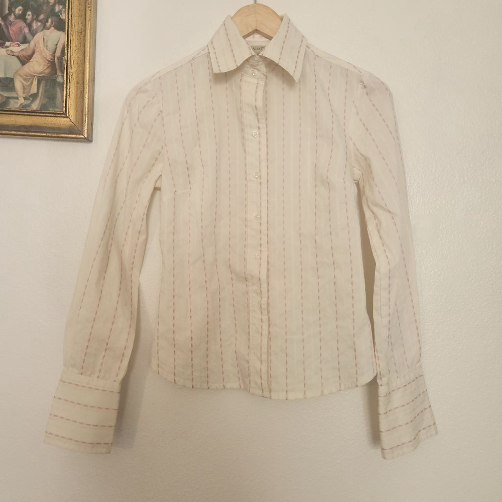 Size S Vintage white and pink button up